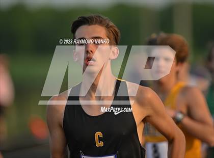 Thumbnail 2 in IHSAA Sectional 17 (800 Meter) photogallery.