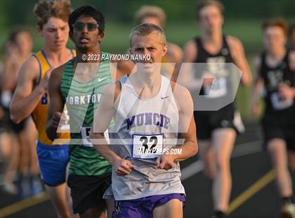 Thumbnail 3 in IHSAA Sectional 17 (800 Meter) photogallery.