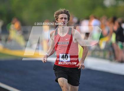 Thumbnail 3 in IHSAA Sectional 17 (800 Meter) photogallery.