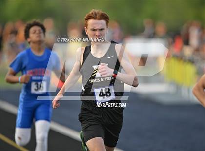 Thumbnail 2 in IHSAA Sectional 17 (800 Meter) photogallery.