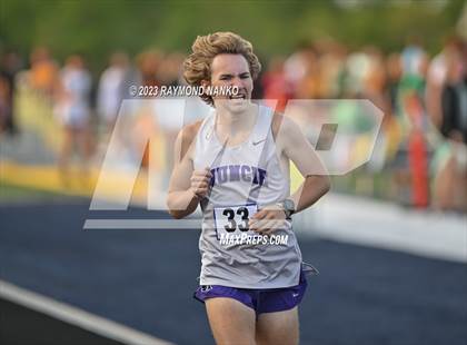 Thumbnail 3 in IHSAA Sectional 17 (800 Meter) photogallery.