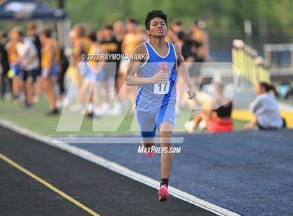 Thumbnail 1 in IHSAA Sectional 17 (800 Meter) photogallery.