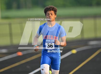 Thumbnail 3 in IHSAA Sectional 17 (800 Meter) photogallery.