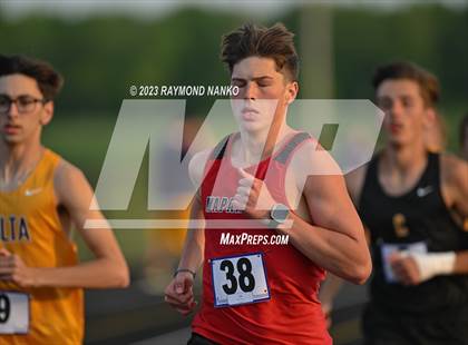 Thumbnail 2 in IHSAA Sectional 17 (800 Meter) photogallery.