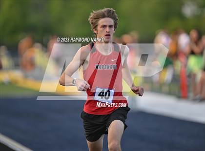Thumbnail 2 in IHSAA Sectional 17 (800 Meter) photogallery.