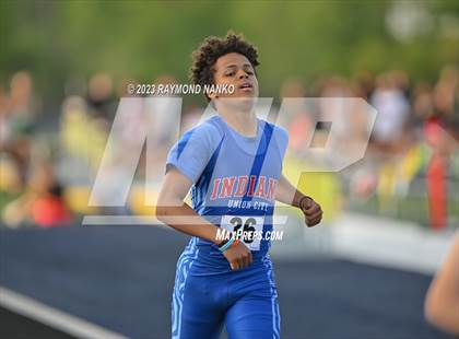 Thumbnail 1 in IHSAA Sectional 17 (800 Meter) photogallery.