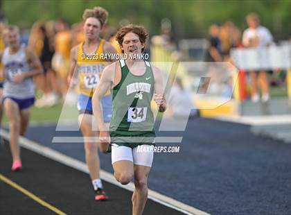 Thumbnail 2 in IHSAA Sectional 17 (800 Meter) photogallery.