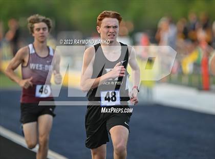 Thumbnail 2 in IHSAA Sectional 17 (800 Meter) photogallery.