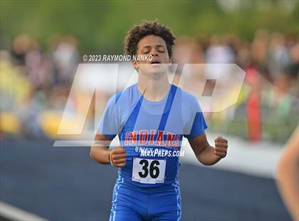 Thumbnail 2 in IHSAA Sectional 17 (800 Meter) photogallery.
