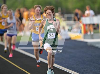 Thumbnail 1 in IHSAA Sectional 17 (800 Meter) photogallery.