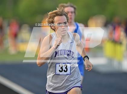 Thumbnail 1 in IHSAA Sectional 17 (800 Meter) photogallery.