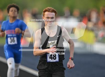 Thumbnail 2 in IHSAA Sectional 17 (800 Meter) photogallery.