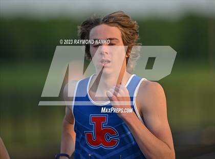 Thumbnail 3 in IHSAA Sectional 17 (800 Meter) photogallery.
