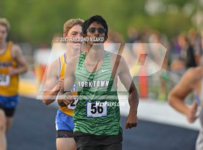 Thumbnail 2 in IHSAA Sectional 17 (800 Meter) photogallery.