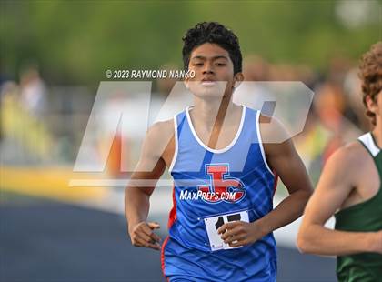 Thumbnail 3 in IHSAA Sectional 17 (800 Meter) photogallery.