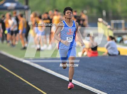 Thumbnail 2 in IHSAA Sectional 17 (800 Meter) photogallery.