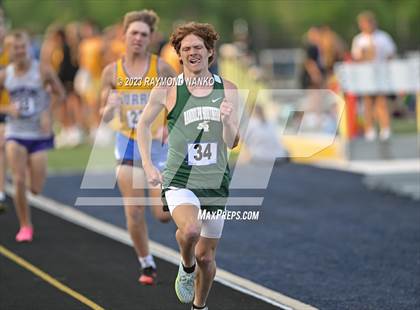 Thumbnail 3 in IHSAA Sectional 17 (800 Meter) photogallery.