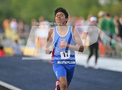 Thumbnail 2 in IHSAA Sectional 17 (800 Meter) photogallery.