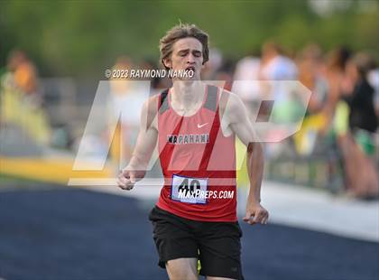 Thumbnail 1 in IHSAA Sectional 17 (800 Meter) photogallery.