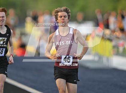 Thumbnail 3 in IHSAA Sectional 17 (800 Meter) photogallery.