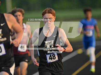 Thumbnail 2 in IHSAA Sectional 17 (800 Meter) photogallery.