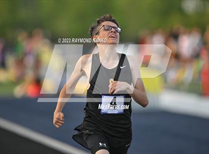 Thumbnail 1 in IHSAA Sectional 17 (800 Meter) photogallery.