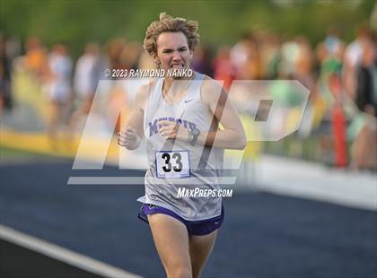 Thumbnail 1 in IHSAA Sectional 17 (800 Meter) photogallery.