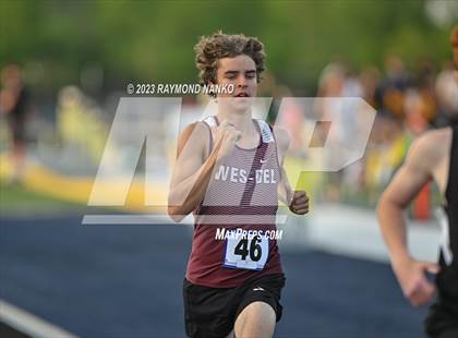 Thumbnail 1 in IHSAA Sectional 17 (800 Meter) photogallery.
