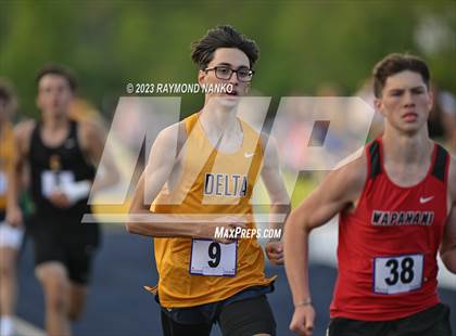Thumbnail 1 in IHSAA Sectional 17 (800 Meter) photogallery.