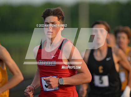 Thumbnail 1 in IHSAA Sectional 17 (800 Meter) photogallery.