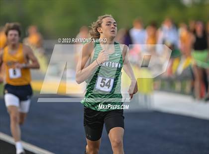 Thumbnail 3 in IHSAA Sectional 17 (800 Meter) photogallery.