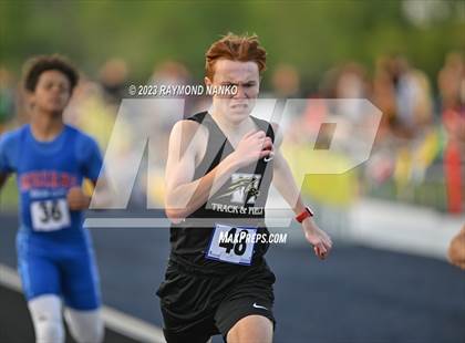 Thumbnail 2 in IHSAA Sectional 17 (800 Meter) photogallery.