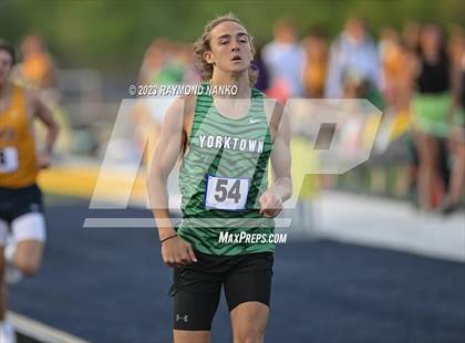 Thumbnail 2 in IHSAA Sectional 17 (800 Meter) photogallery.