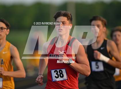 Thumbnail 1 in IHSAA Sectional 17 (800 Meter) photogallery.