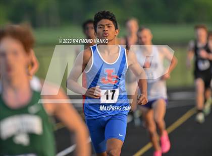 Thumbnail 1 in IHSAA Sectional 17 (800 Meter) photogallery.