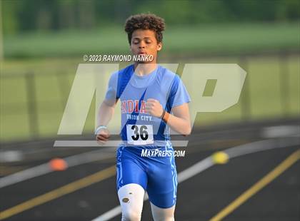 Thumbnail 1 in IHSAA Sectional 17 (800 Meter) photogallery.