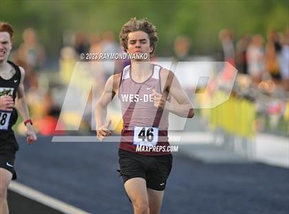 Thumbnail 2 in IHSAA Sectional 17 (800 Meter) photogallery.
