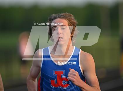 Thumbnail 1 in IHSAA Sectional 17 (800 Meter) photogallery.