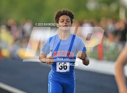 Thumbnail 3 in IHSAA Sectional 17 (800 Meter) photogallery.