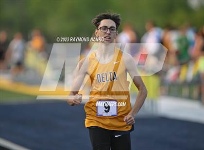 Thumbnail 2 in IHSAA Sectional 17 (800 Meter) photogallery.