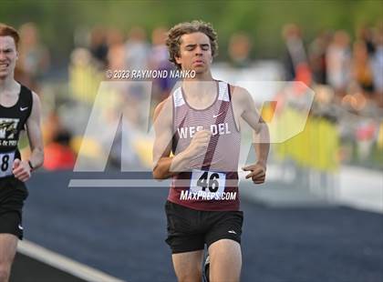 Thumbnail 1 in IHSAA Sectional 17 (800 Meter) photogallery.