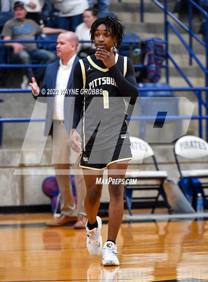 Thumbnail 1 in Lindale vs. Pittsburg (UIL 4A Region 2 Bi-District Playoff) photogallery.