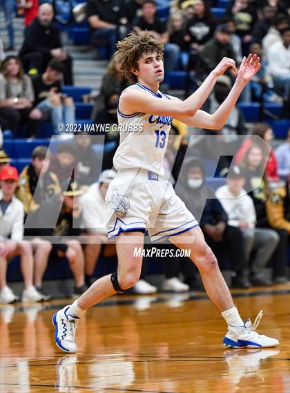 Thumbnail 3 in Lindale vs. Pittsburg (UIL 4A Region 2 Bi-District Playoff) photogallery.