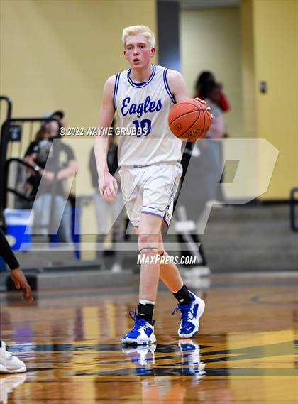 Thumbnail 2 in Lindale vs. Pittsburg (UIL 4A Region 2 Bi-District Playoff) photogallery.