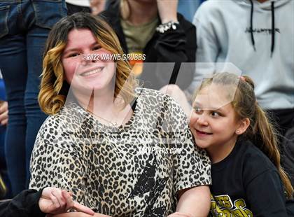 Thumbnail 2 in Lindale vs. Pittsburg (UIL 4A Region 2 Bi-District Playoff) photogallery.