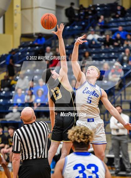 Thumbnail 1 in Lindale vs. Pittsburg (UIL 4A Region 2 Bi-District Playoff) photogallery.