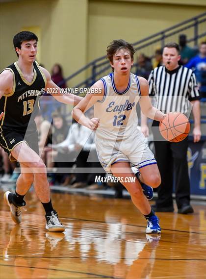 Thumbnail 3 in Lindale vs. Pittsburg (UIL 4A Region 2 Bi-District Playoff) photogallery.