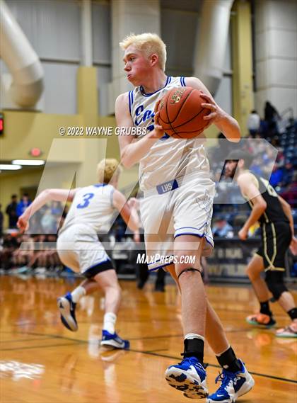 Thumbnail 3 in Lindale vs. Pittsburg (UIL 4A Region 2 Bi-District Playoff) photogallery.