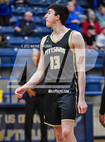Thumbnail 2 in Lindale vs. Pittsburg (UIL 4A Region 2 Bi-District Playoff) photogallery.