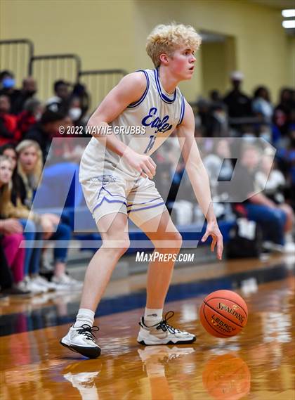 Thumbnail 3 in Lindale vs. Pittsburg (UIL 4A Region 2 Bi-District Playoff) photogallery.